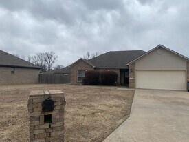 2404 Canterbury Ct in Cabot, AR - Building Photo