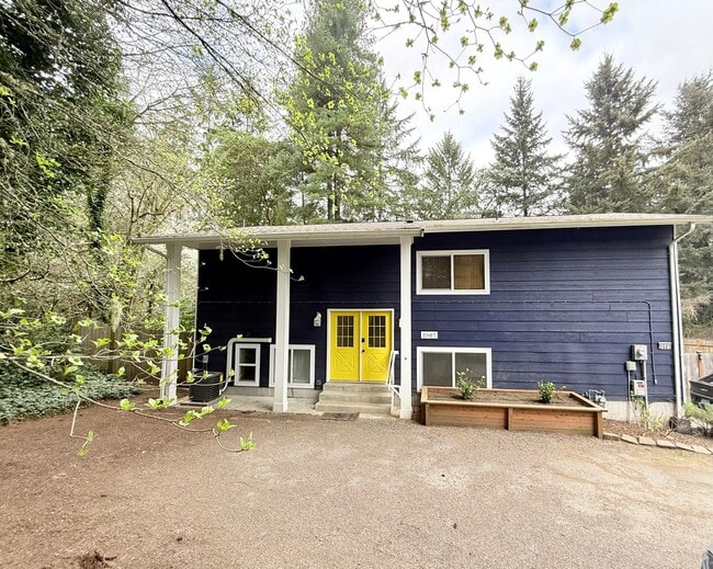 2507 Rocky Point Rd NW in Bremerton, WA - Building Photo - Building Photo