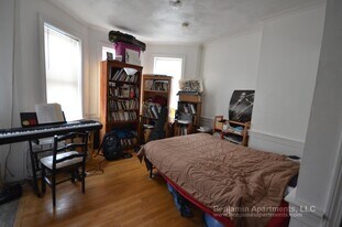 55 S Huntington Ave, Unit 101 in Boston, MA - Building Photo