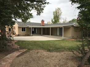 24962 Chestnut St in Santa Clarita, CA - Building Photo - Building Photo