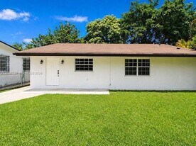2831 SW 21st St in Miami, FL - Building Photo