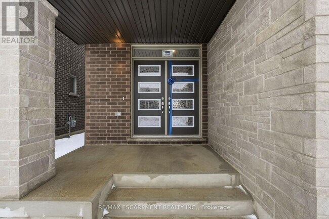 322 Millstone St in Kitchener, ON - Building Photo - Building Photo