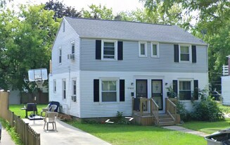 4264-4266-4266 N Sercombe Rd in Milwaukee, WI - Building Photo