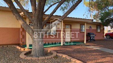 3333 W 8th St in Thatcher, AZ - Foto de edificio - Building Photo