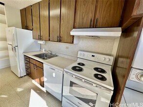 1630 Liholiho St in Honolulu, HI - Building Photo - Building Photo