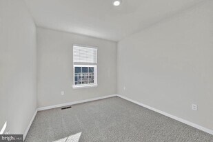 5030 Silver Oak Dr in Baltimore, MD - Building Photo