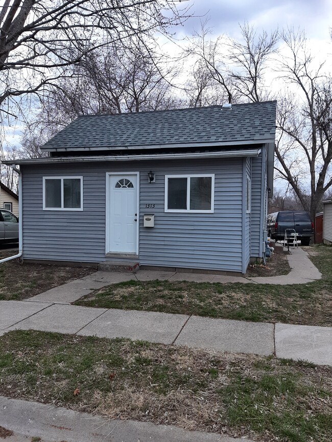 property at 1313 E 5th St