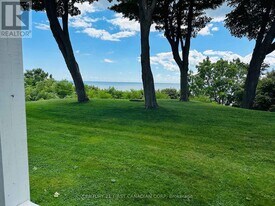 374 Front St in Central Elgin, ON - Building Photo