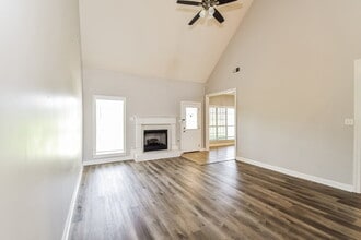 1275 Heritage Lake Dr in Hernando, MS - Building Photo - Building Photo
