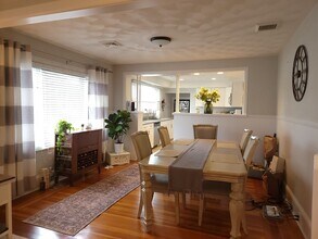 40 Hamilton St, Unit 2 in Medford, MA - Foto de edificio - Building Photo