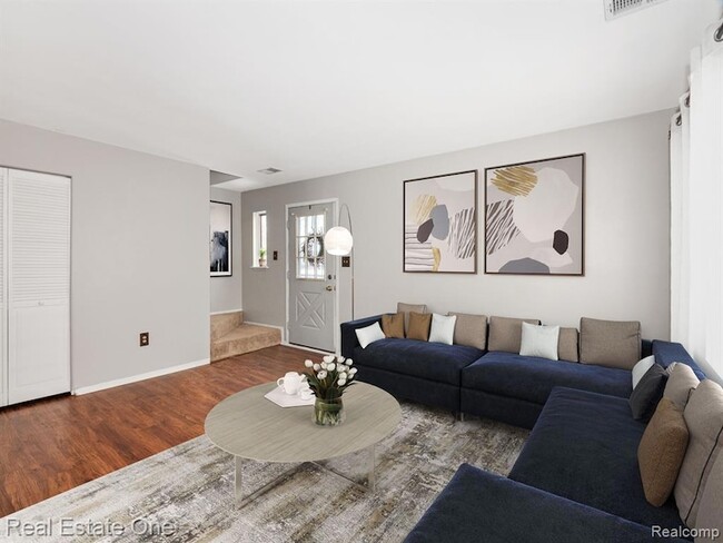 1323 Laurel Valley Dr in Waterford Township, MI - Foto de edificio - Building Photo