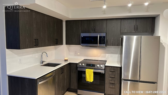 property at 20 Meadowglen Pl