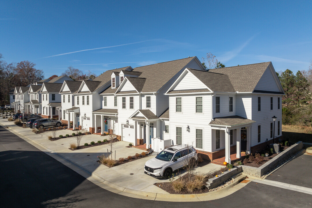 Holly Hills Townhomes in Williamsburg, VA - Building Photo