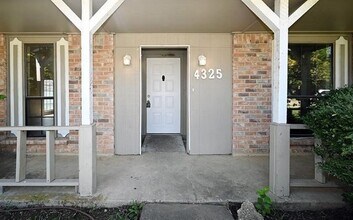 4325 Ireland St in The Colony, TX - Foto de edificio - Building Photo