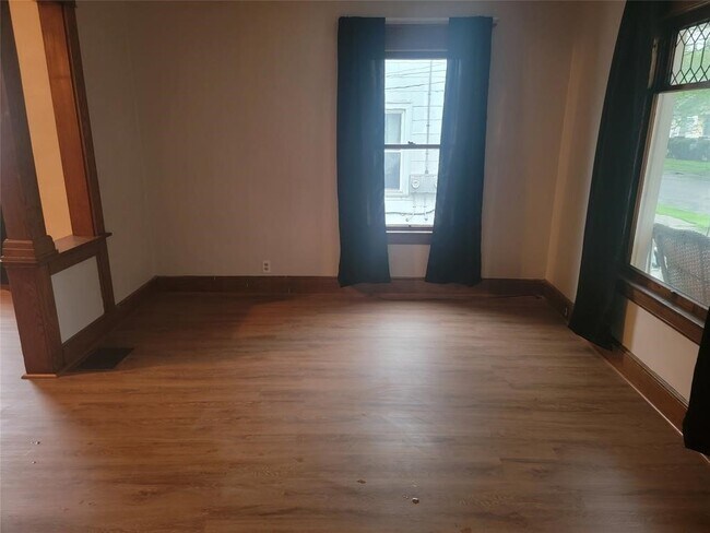 208 S Liberty Ave in Endicott, NY - Building Photo - Building Photo