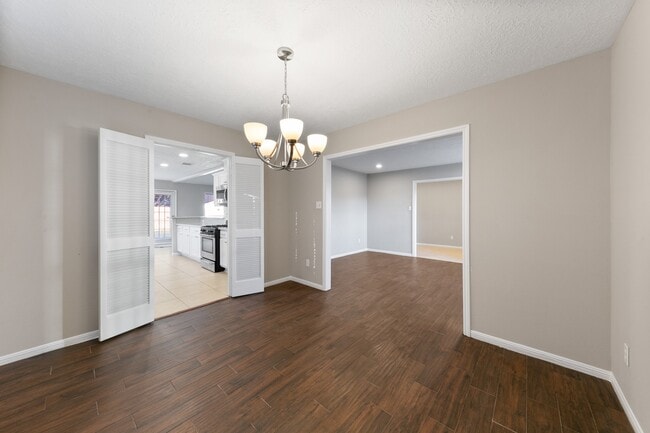 property at 802 Foxglove Dr