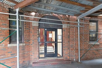 2123 Tiebout Ave in Bronx, NY - Foto de edificio - Building Photo