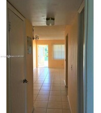 125 Canterbury E in West Palm Beach, FL - Building Photo - Building Photo