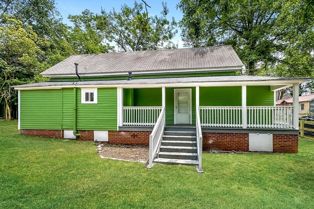 725 Williams St in Griffin, GA - Building Photo