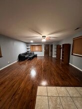 2147 W 19th St, Unit 1 in Chicago, IL - Building Photo - Building Photo