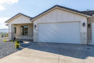 1453 W 460 N in Hurricane, UT - Building Photo