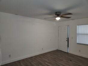 11450 Char Ann Dr in Ft. Myers, FL - Building Photo - Building Photo