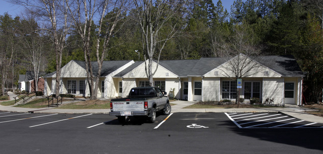 Pine Ridge Elderly in Walnut Cove, NC - Building Photo - Building Photo