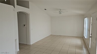 832 Palomino St E in Lehigh Acres, FL - Building Photo - Building Photo