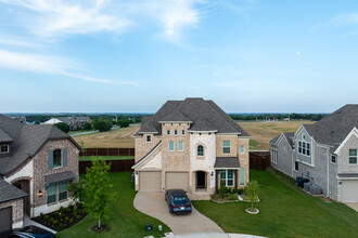 Ascend at Justin Crossing in Northlake, TX - Foto de edificio - Building Photo