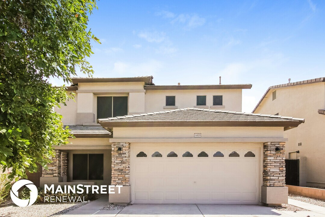 14651 W Mauna Loa Ln in Surprise, AZ - Building Photo