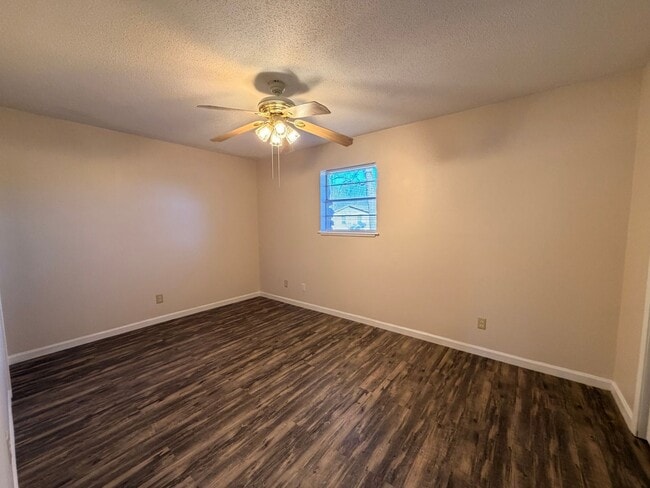 1502 S Commerce Ave in Russellville, AR - Building Photo - Building Photo