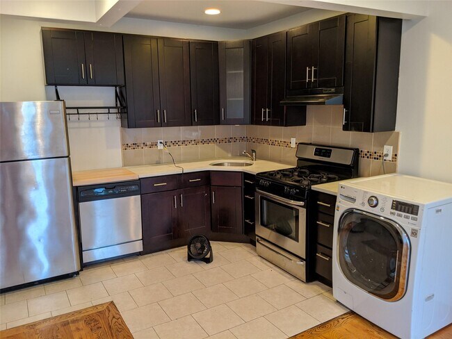 1351 Putnam Ave-Unit -3 in Brooklyn, NY - Building Photo - Building Photo