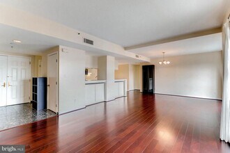 250 President St in Baltimore, MD - Building Photo - Building Photo