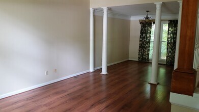 4619 Country Woods Ln in Greensboro, NC - Building Photo - Building Photo