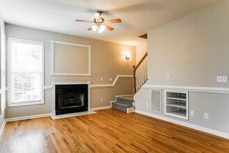 512 Waterford Dr in Clayton, NC - Foto de edificio - Building Photo