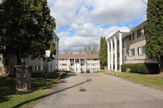 Riverside Apartments and Virginia Manor in Marshall, MI - Building Photo - Building Photo