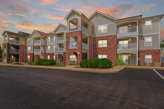 North Oak Crossing Apartments in Kansas City, MO - Foto de edificio - Building Photo