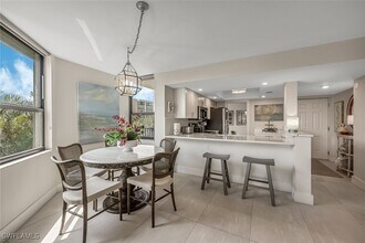 10562 Gulf Shore Dr in Naples, FL - Building Photo - Building Photo
