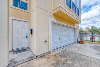 1604 Holman St in Houston, TX - Building Photo - Building Photo