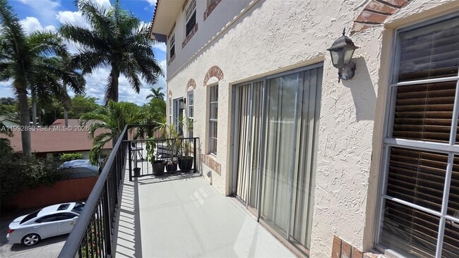 650 Tennis Club Dr in Fort Lauderdale, FL - Foto de edificio - Building Photo