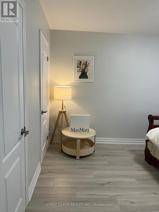 2910 Keele St in Toronto, ON - Building Photo - Building Photo