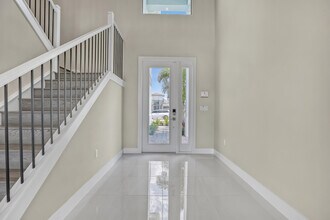 10033 Heron Flock Dr in Palm Beach Gardens, FL - Foto de edificio - Building Photo