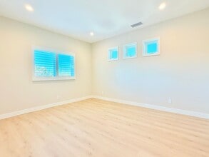 5602-5604 Verdura Ave in Lakewood, CA - Building Photo - Building Photo