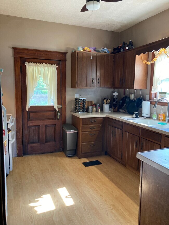 58 Sunnyside Dr photo'