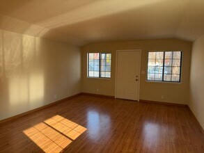 1174 Valota Rd in Redwood City, CA - Building Photo - Building Photo