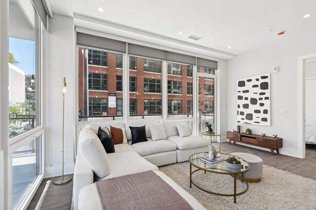 812 W Adams St in Chicago, IL - Building Photo - Building Photo