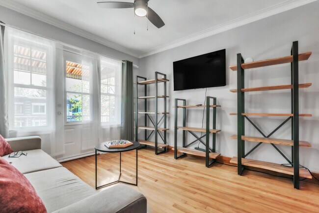 property at 6419-610e 10e Avenue