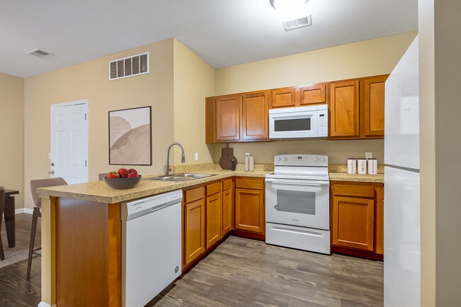 Montgomery Apartments in Louisville, KY - Building Photo - Building Photo