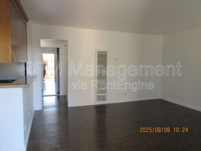 20327 Saticoy St in Los Angeles, CA - Building Photo - Building Photo
