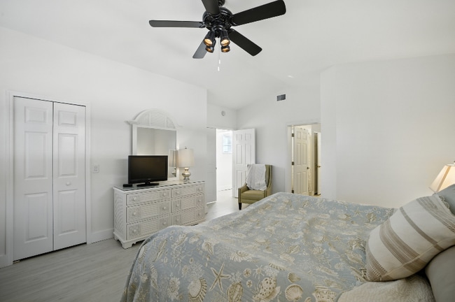 6000 Pinnacle Ln, Unit 2503 in Naples, FL - Foto de edificio - Building Photo